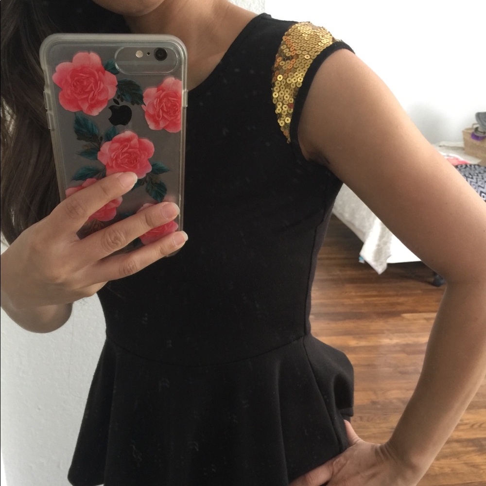 Black peplum top with gold detail - Picture 2 of 6